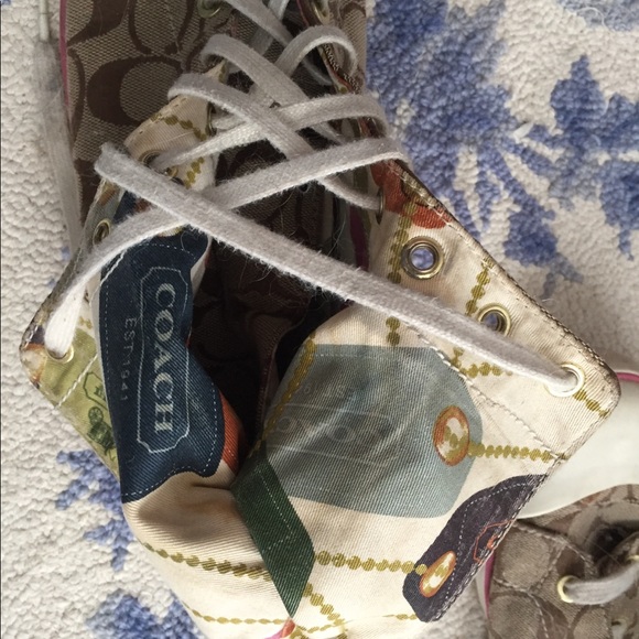 Donated. COACH “STEAL”! NWOT Sporty Chic High Top Pink Trim - Picture 5 of 5
